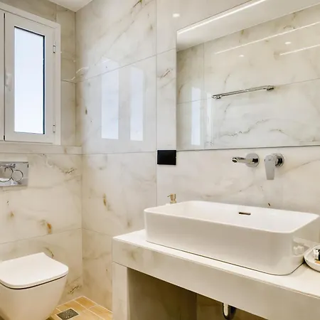 G&k, An Enchanting Secluded Retreat By Mindyourvilla