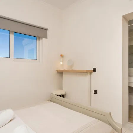 Villa G&k, An Enchanting Secluded Retreat Romírion