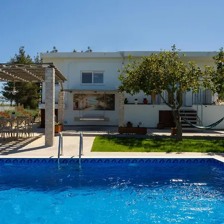 G&k, An Enchanting Secluded Retreat By Mindyourvilla * Romírion
