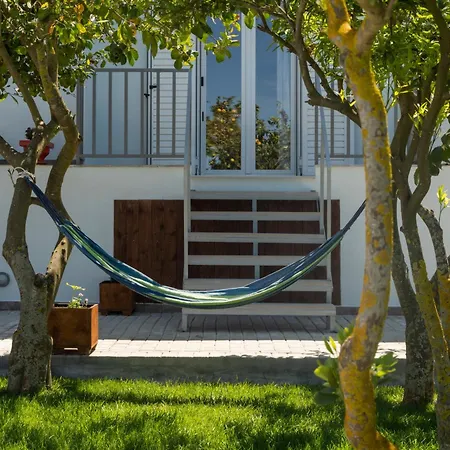 Villa G&k, An Enchanting Secluded Retreat Romírion