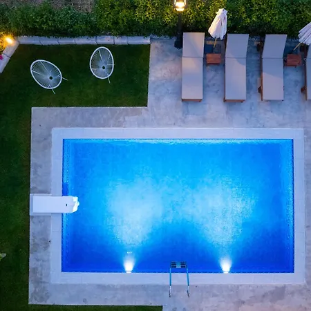 G&k, An Enchanting Secluded Retreat * Romírion