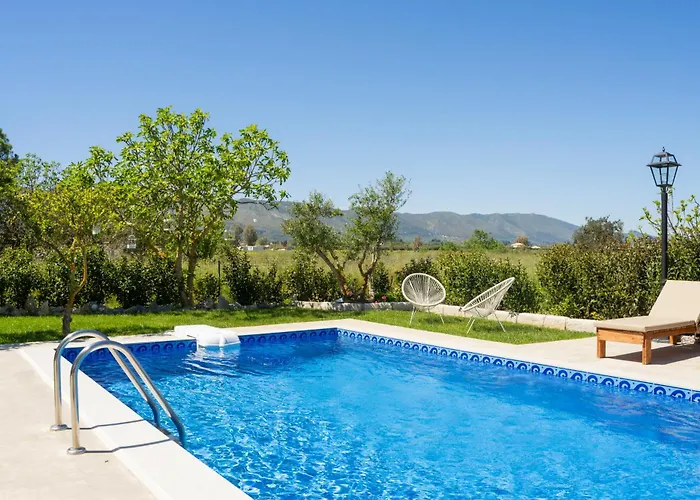 G&k, An Enchanting Secluded Retreat By Mindyourvilla