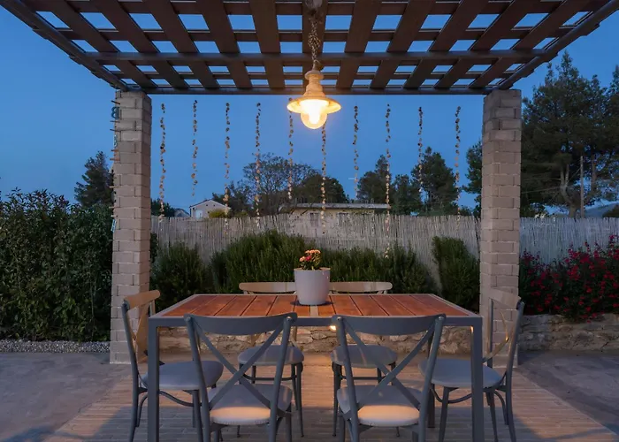 G&k, An Enchanting Secluded Retreat By Mindyourvilla Villa
