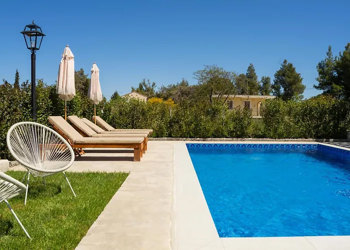 G&k, An Enchanting Secluded Retreat By Mindyourvilla *
