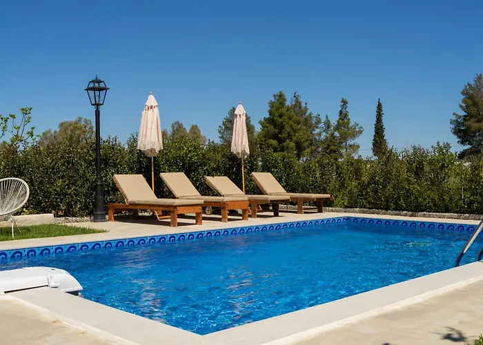 G&k, An Enchanting Secluded Retreat By Mindyourvilla Villa Romírion