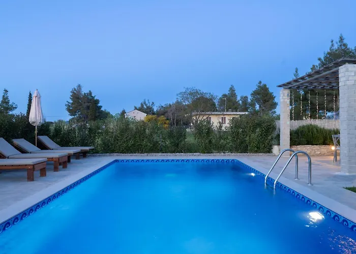 G&k, An Enchanting Secluded Retreat By Mindyourvilla Villa *