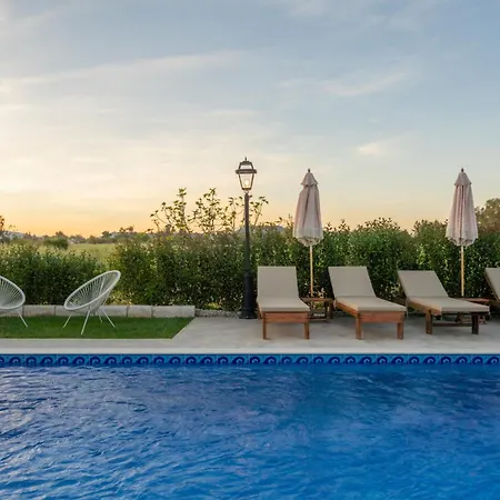 G&k, An Enchanting Secluded Retreat By Mindyourvilla *