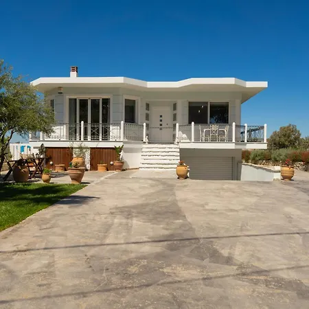 G&k, An Enchanting Secluded Retreat By Mindyourvilla *