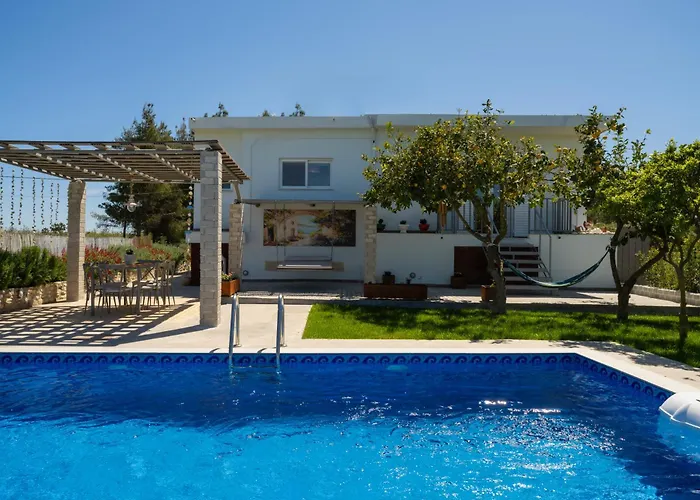 G&k, An Enchanting Secluded Retreat By Mindyourvilla * Romírion