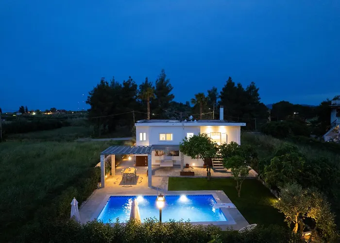 G&k, An Enchanting Secluded Retreat By Mindyourvilla Romírion
