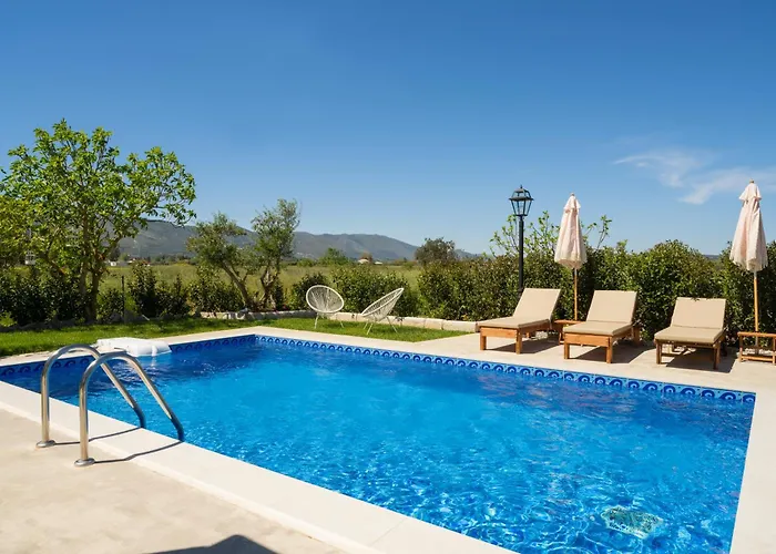 Villa G&k, An Enchanting Secluded Retreat By Mindyourvilla Romírion