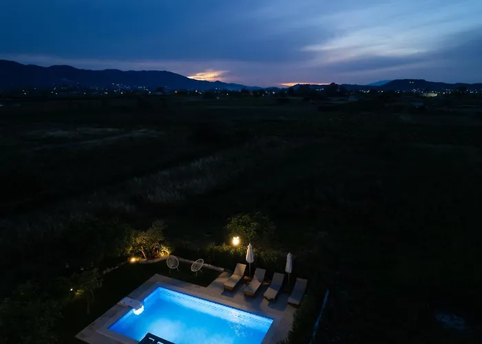 G&k, An Enchanting Secluded Retreat By Mindyourvilla *